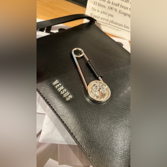 Authentic Versus by GIANNI VERSACEb black leather safety pin wristlet bag - Picture 2 of 8